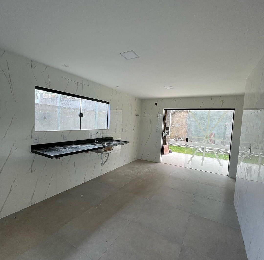 Casa à venda com 4 quartos, 240m² - Foto 14