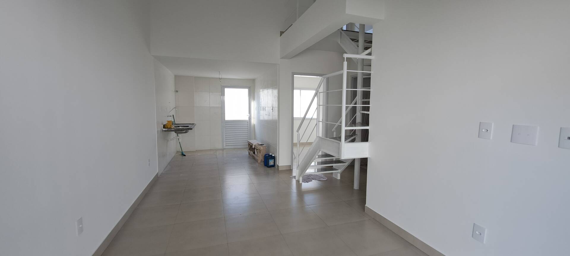 Apartamento à venda com 2 quartos, 57m² - Foto 2