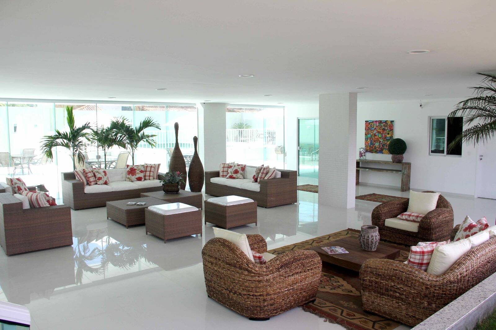 Apartamento à venda com 2 quartos, 66m² - Foto 2