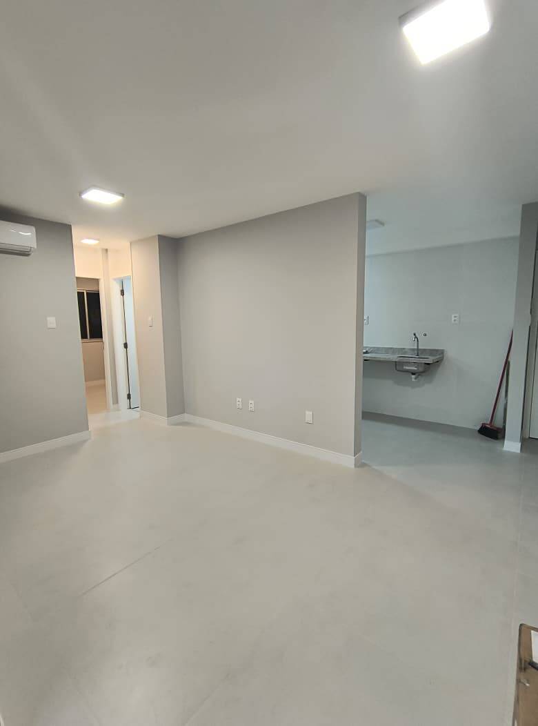 Apartamento à venda com 2 quartos, 64m² - Foto 1