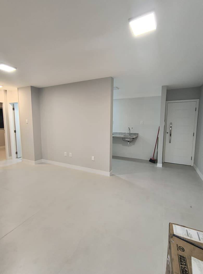 Apartamento à venda com 2 quartos, 64m² - Foto 4