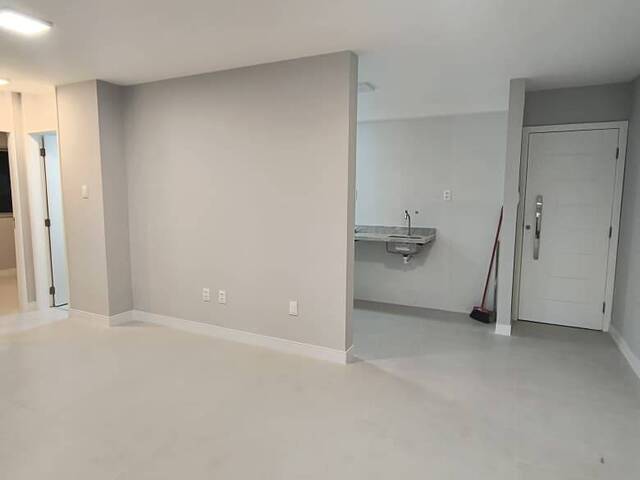 Apartamento para Venda em Lauro de Freitas - 4
