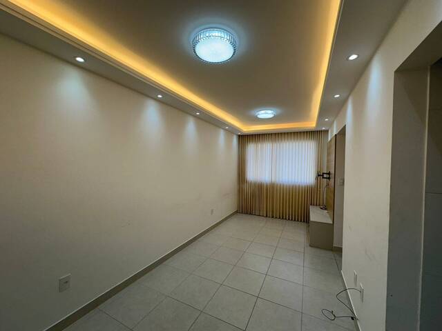 #213 - Apartamento para Venda em Lauro de Freitas - BA