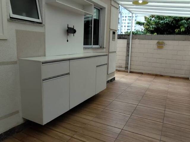 #215 - Apartamento para Venda em Lauro de Freitas - BA - 2