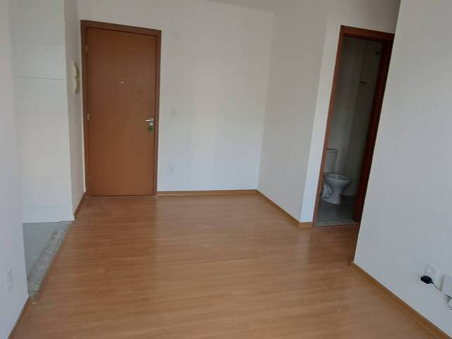 #216 - Apartamento para Venda em Lauro de Freitas - BA